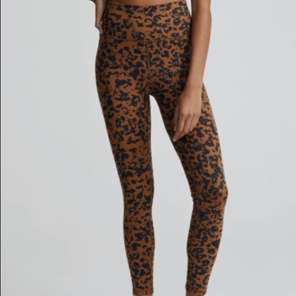 Varley let’s move high rise legging rust distorted animal - Picture 2 of 2